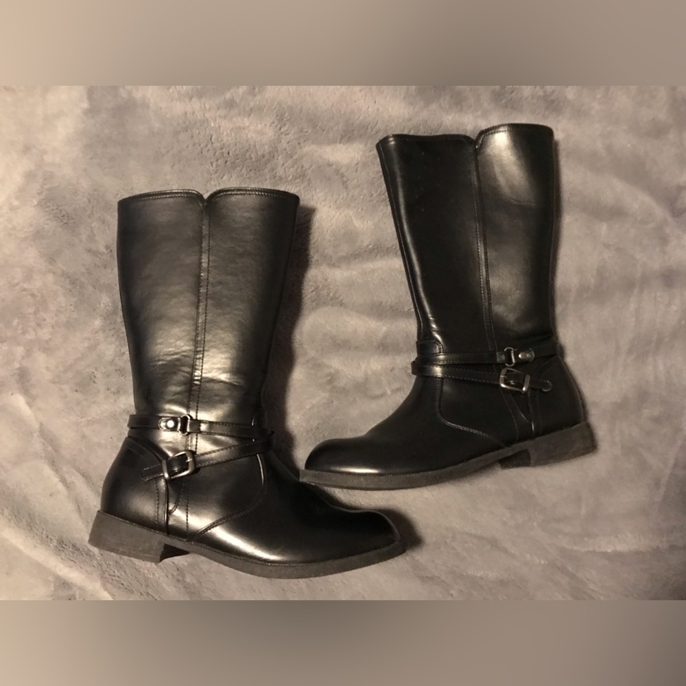 Elegant Black Heeled Boots for Women; offers accepted